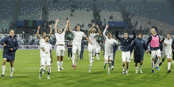 Una Lazio da sogno vola in testa da sola: Sassuolo demolito, finisce 6-2!