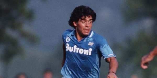 Maradona, un atto d'amore nel giorno del suo compleanno
