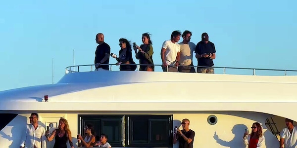 Conte tra i delfini, la vacanza in barca a Sharm El Sheikh in attesa di una nuova panchina
