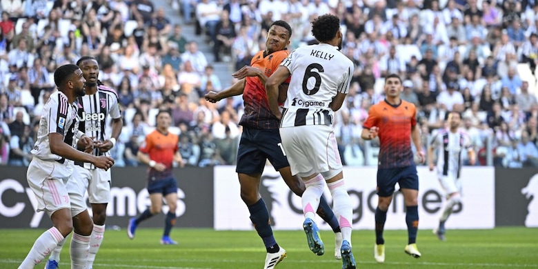 La Juve batte il Genoa e si avvicina al Como: decidono i gol di Bremer e McKennie. Favola Di Gregorio, va in campo nella ripresa e para un rigore