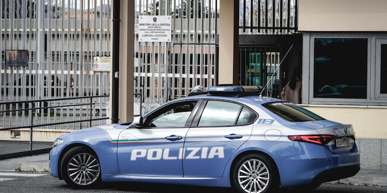 Inchiesta escort, l'indagine si allarga: ecco i nomi dei calciatori cercati nei telefoni