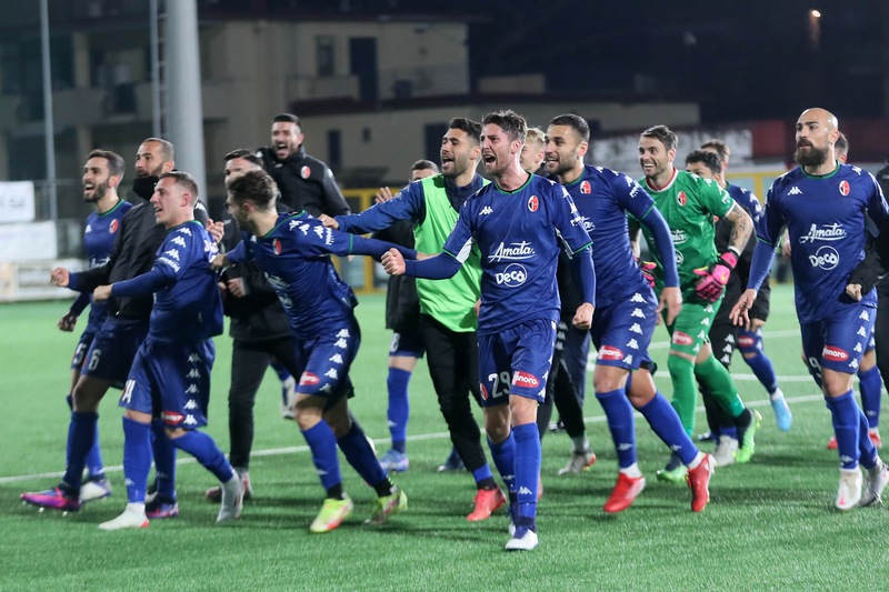 Serie C, il Bari torna a sorridere. Palermo travolto da Zeman
