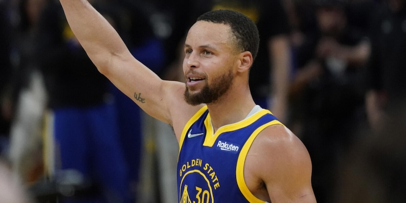 Playoff Nba, Golden State vola in finale: eliminata Memphis