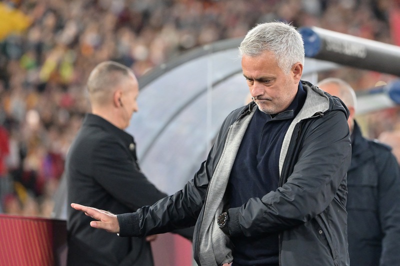 Mourinho sulle spine ora pressa la Roma: il mercato fermo lo agita