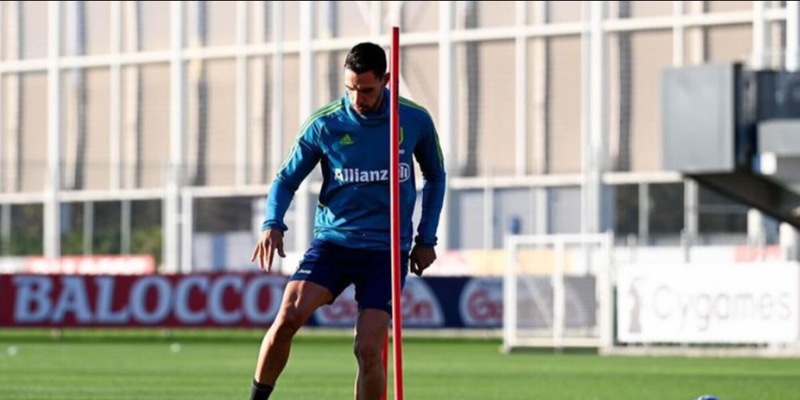 Il post di De Sciglio scatena gli juventini: pioggia di insulti