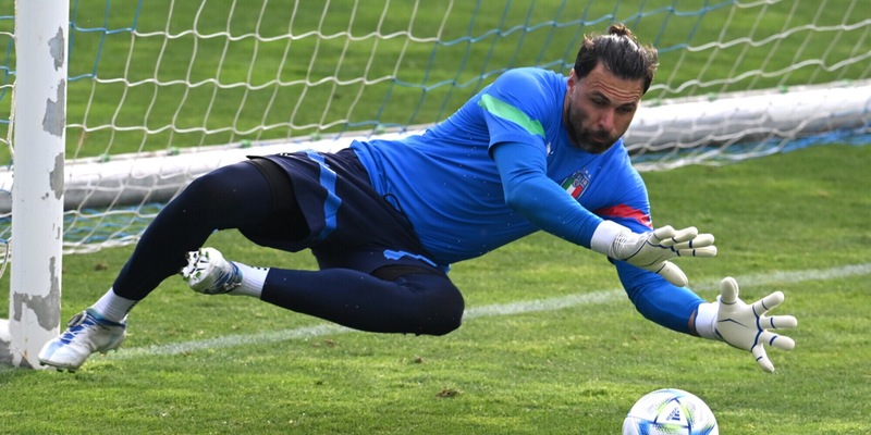 Fiorentina, ufficiale Sirigu: svelata la formula dell'affare