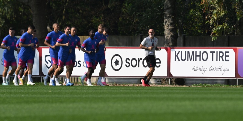 Milan, allenamento con i cori del Borussia Dortmund: la scelta di Pioli è clamorosa