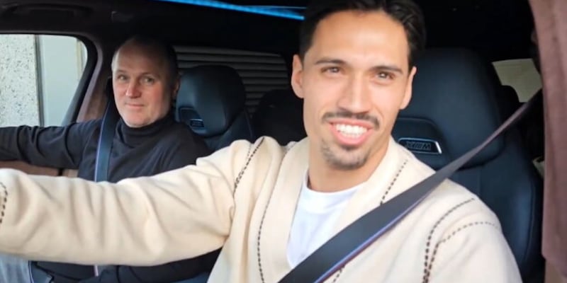 Reijnders firma il rinnovo con il Milan: &quot;Sono orgoglioso. &Egrave; un momento difficile&quot;