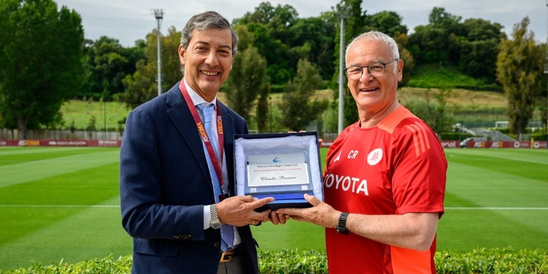 Roma, Ranieri riceve il premio Giuseppe Colalucci: "Momento giusto, sono alla fine della carriera"