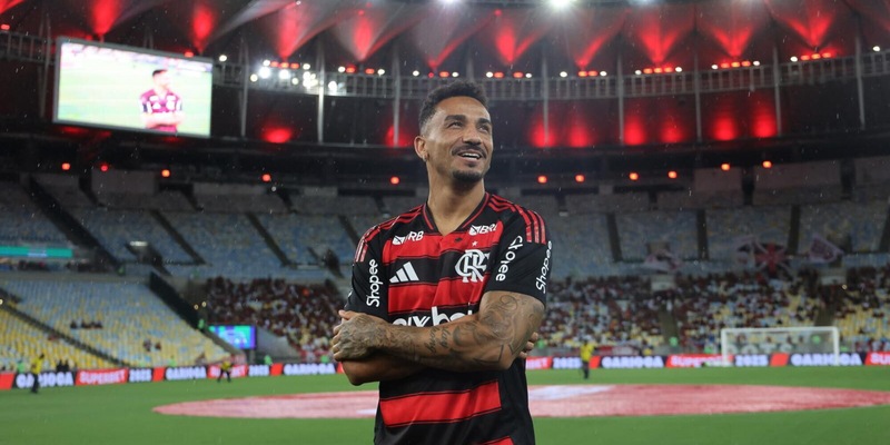 Danilo: "&Egrave; stato difficile lasciare la Juve. Ancelotti? Avr&agrave; molte pressioni"