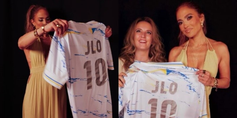 Jennifer Lopez con la maglia della Carrarese: l'immagine diventata virale