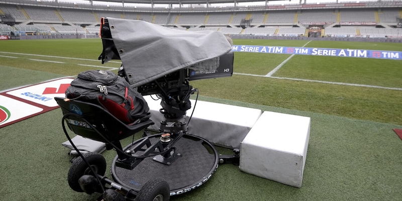 <!--StartFragment -->Serie A, cambia il regolamento per le gare rinviate: recupero entro le 24 ore. A meno che…<!--EndFragment -->