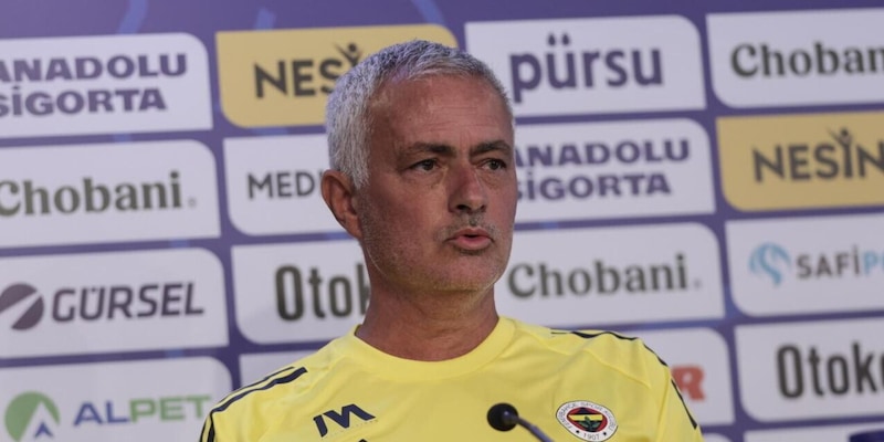 Mourinho carica il Fenerbahce contro il Feyenoord: "I nostri tifosi possono creare l'inferno"