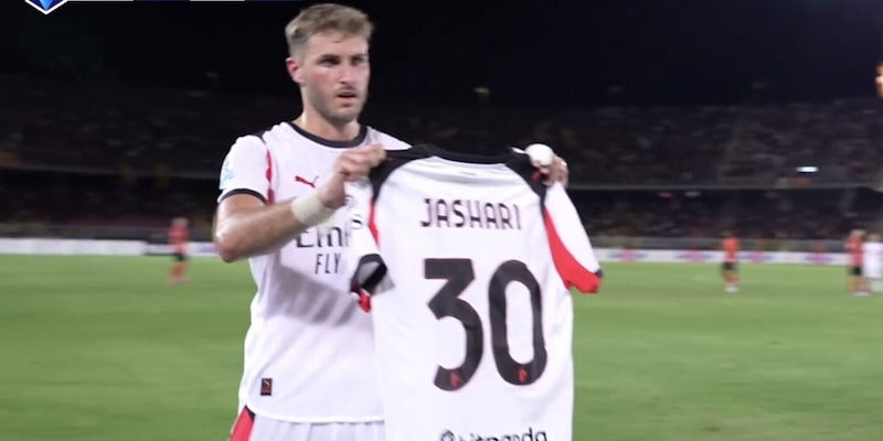 <p>Gimenez si sblocca ed esulta con la maglia di Jashari, ma poi il Var annulla per fuorigioco</p>