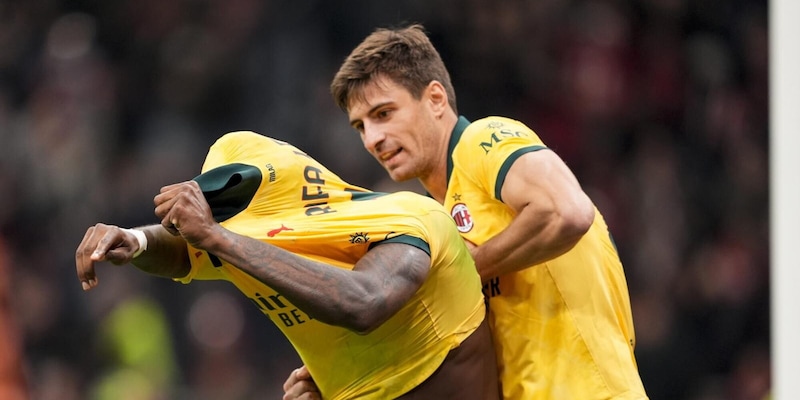 Il gesto di Gabbia che &quot;salva&quot; Leao dopo il gol: pioggia di elogi sui social dai tifosi del Milan&nbsp;
