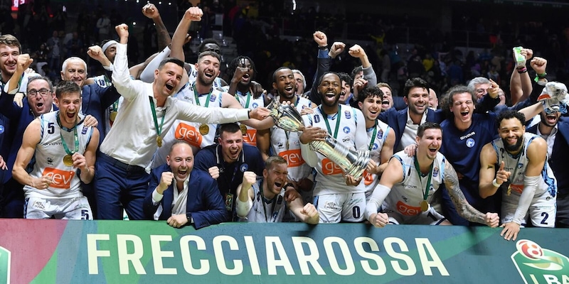 https://cdn.corrieredellosport.it/img/800/600/2025/10/29/122158880-e3618164-e8cf-4a16-bcbb-fdd7caec6587.jpg
