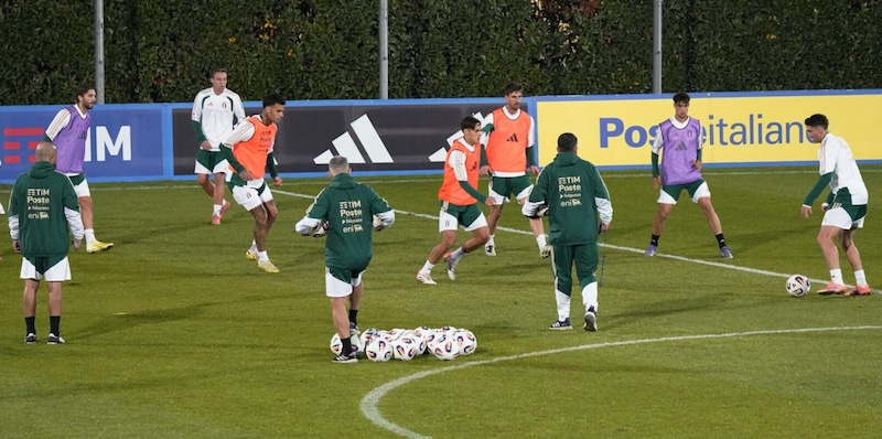 Italia, primo giorno di raduno a Coverciano: l'allenamento degli azzurri per la Moldavia