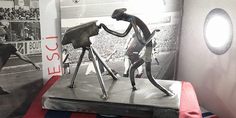 Bologna, l'esultanza di Orsolini diventa un'opera d'arte