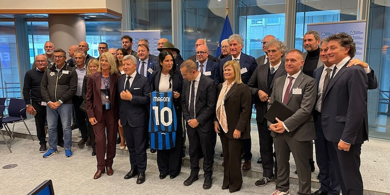 <p>Stadi, Euro 2032 un&rsquo;occasione da non perdere: &quot;Solo uniti possiamo farcela&quot;</p>