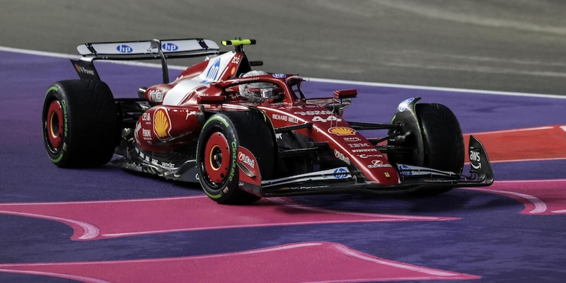 Leclerc in delusione: Ferrari 9° in qualifiche a Las Vegas, Hamilton ultima posizione, Norris pole
