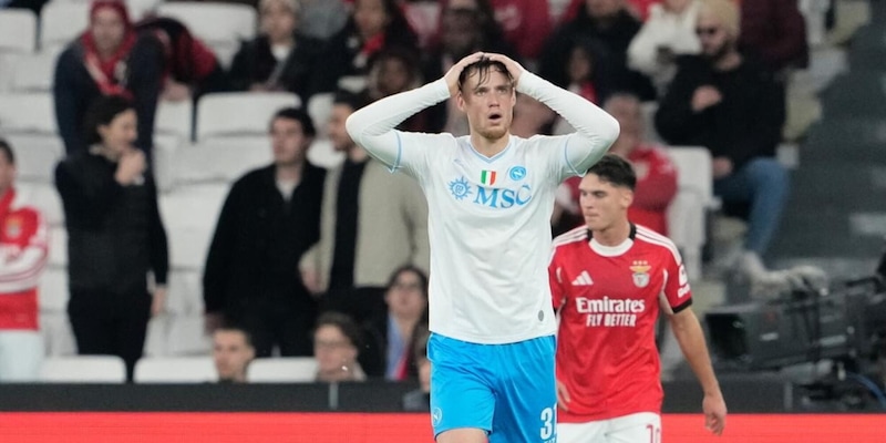 Napoli, 16000 chilometri e 22 ore di volo