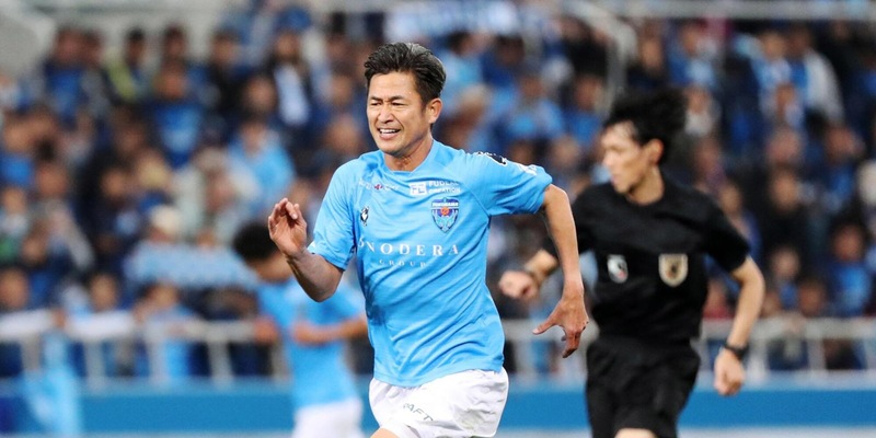 Miura, 58 anni, sorprende: si trasferisce nella terza divisione giapponese