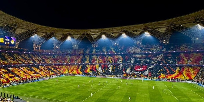 Milan batte Al‑Ittihad 7‑0: record storico e qualificazione agli ottavi di Champions League