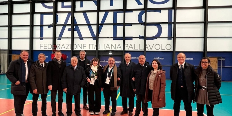 Il presidente FIVB Azevedo in visita al Centro Pavesi