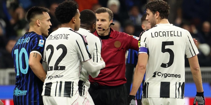 Arbitro interrogato per minacce di morte: la Polizia Postale avvia indagine