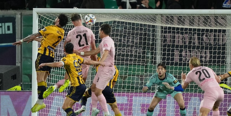 Al Palermo non bastano Pohjanpalo e Bani: Mosti regala il pari alla Juve Stabia