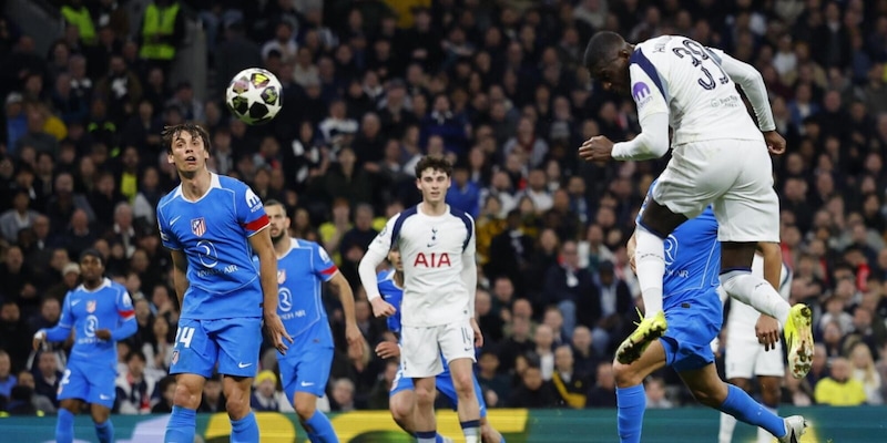 Kolo Muani e Simons non bastano al Tottenham: Simeone vola ai quarti di finale. Tudor eliminato