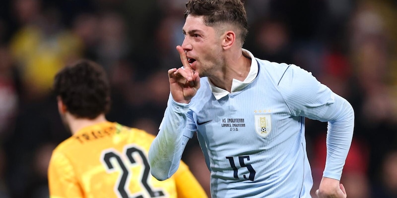 Inghilterra-Uruguay si accende nel finale: gol di White, poi Valverde zittisce Wembley