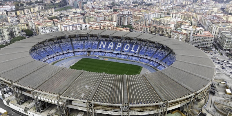 Il Napoli vuole lasciare il Maradona ma &egrave; in ritardo sullo stadio: settanta milioni in meno