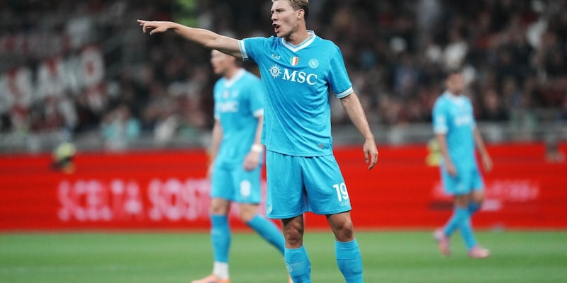 Il Napoli punta tutto su Hoijlund: il &ldquo;gioco dei numeri 9&rdquo; senza Lukaku