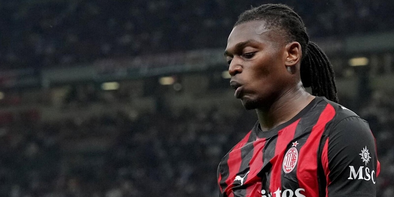 Leao esce di nuovo tra i fischi: Rafa ci ha provato ma non segna da due mesi