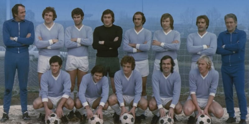 La Lazio regala a Mattarella la medaglia del 50&deg; anniversario del primo scudetto biancoceleste