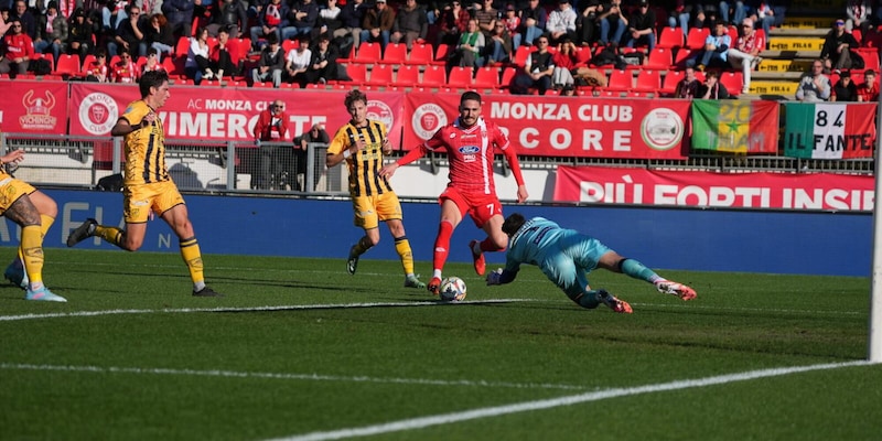 Juve Stabia-Monza diretta playoff Serie B: segui la semifinale d'andata LIVE