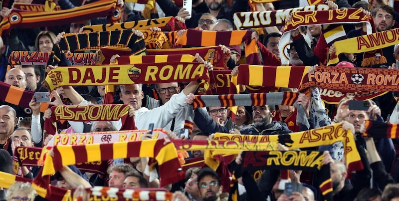 Abbonamenti Roma, la campagna &egrave; sempre pi&ugrave; un successo: quota 16mila nel secondo giorno