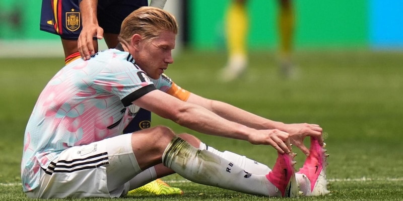 De Bruyne pronto al primo incontro con Allegri: il momento speciale alla festa per i 100 anni del Napoli