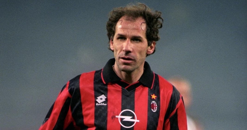 Baresi, abbraccio rossonero