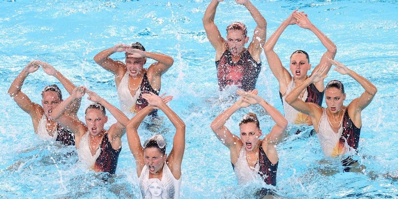 Europei di nuoto a Parigi, l'Italia è ancora sul podio: bronzo nell'artistico