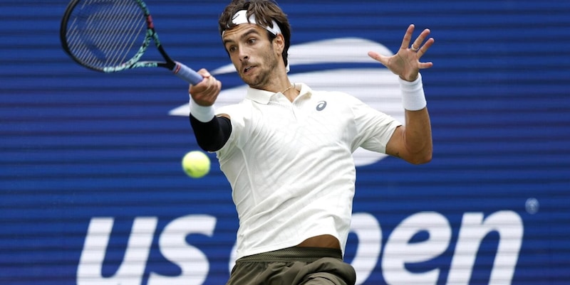 Musetti giocherà il doppio misto con l'ex di Sinner agli Us Open. Tre coppie con un azzurro, Jannik non c'è