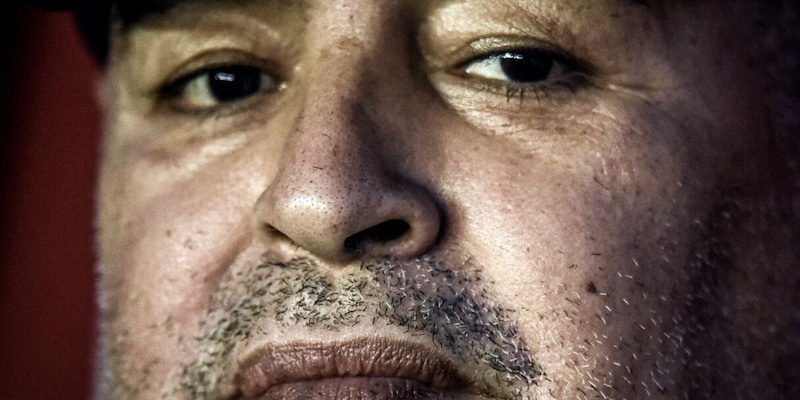 Processo morte Maradona, la guardia del corpo: "Era gonfio e voleva solo uscire". Nuove accuse al medico Luque