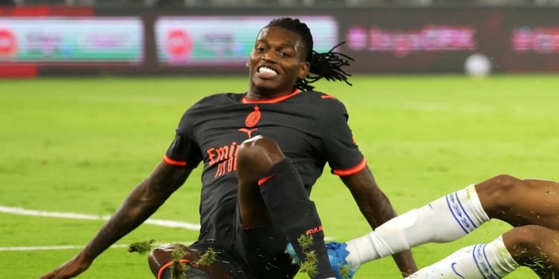 Milan, si ferma Leao: non convocato per la sfida con il Manchester United
