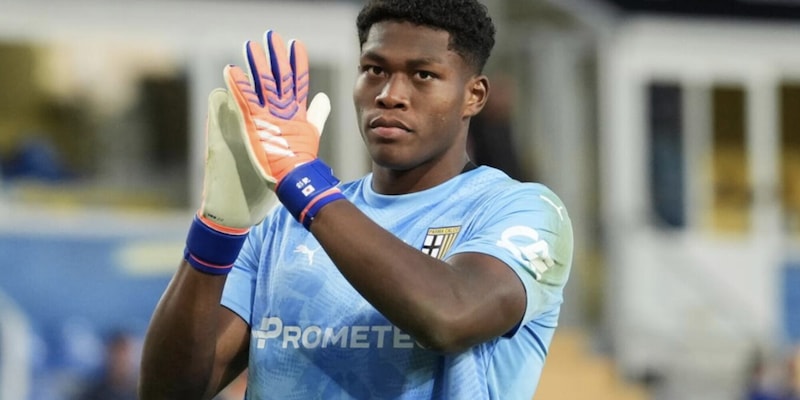 Colpo di scena, salta l'arrivo di Suzuki al Psg: c'è l'Aston Villa. E la Juve...