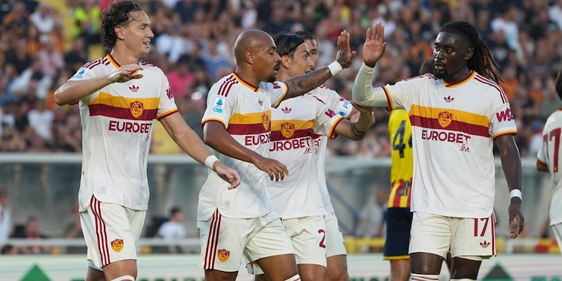 La Roma travolge il Lecce: doppietta di Malen, tris di Soul&eacute; e poker di Mora