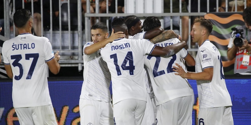 La Lazio vince a Venezia con Zaccagni e Noslin: Gattuso primo in classifica con Roma e Inter. Stroppa ultimo a zero punti