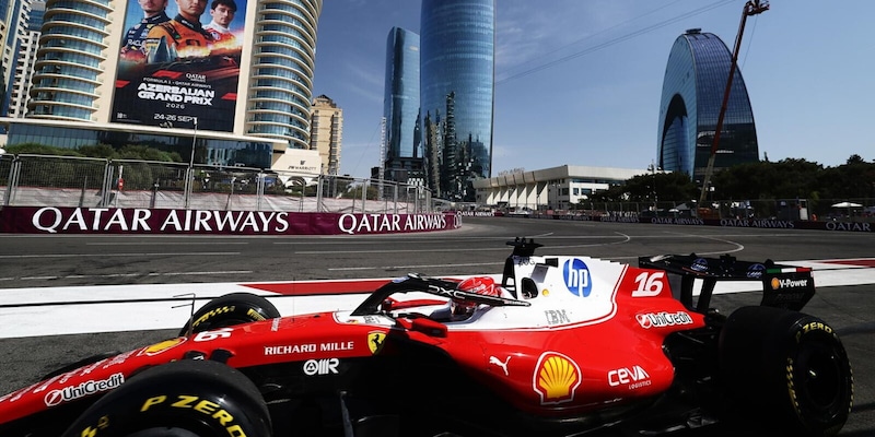 Russell il pi&ugrave; veloce a Baku nelle libere F1, bene le Ferrari