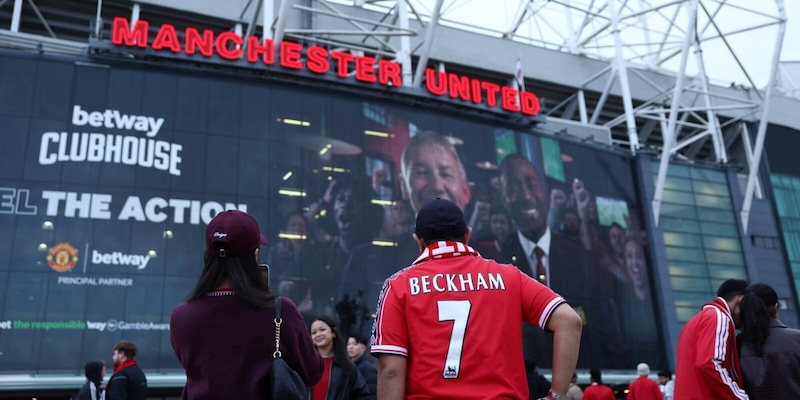 Il debito del Manchester United alle stelle: in vendita le zolle dell'Old Trafford