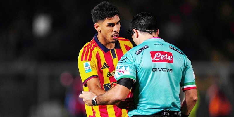 Moviola Lecce-Juve: Maresca tra luci e ombre, mancano ammonizioni